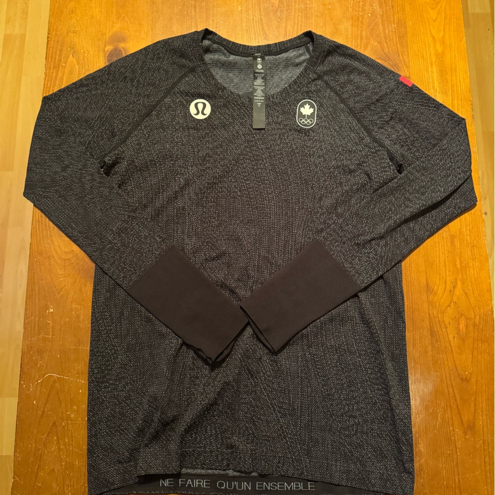 Lululemon Black Patterned Athletic Top